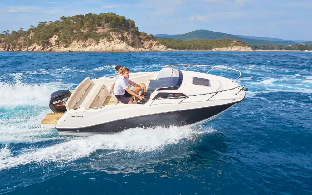 slider 0 Quicksilver Activ 555 Cabin