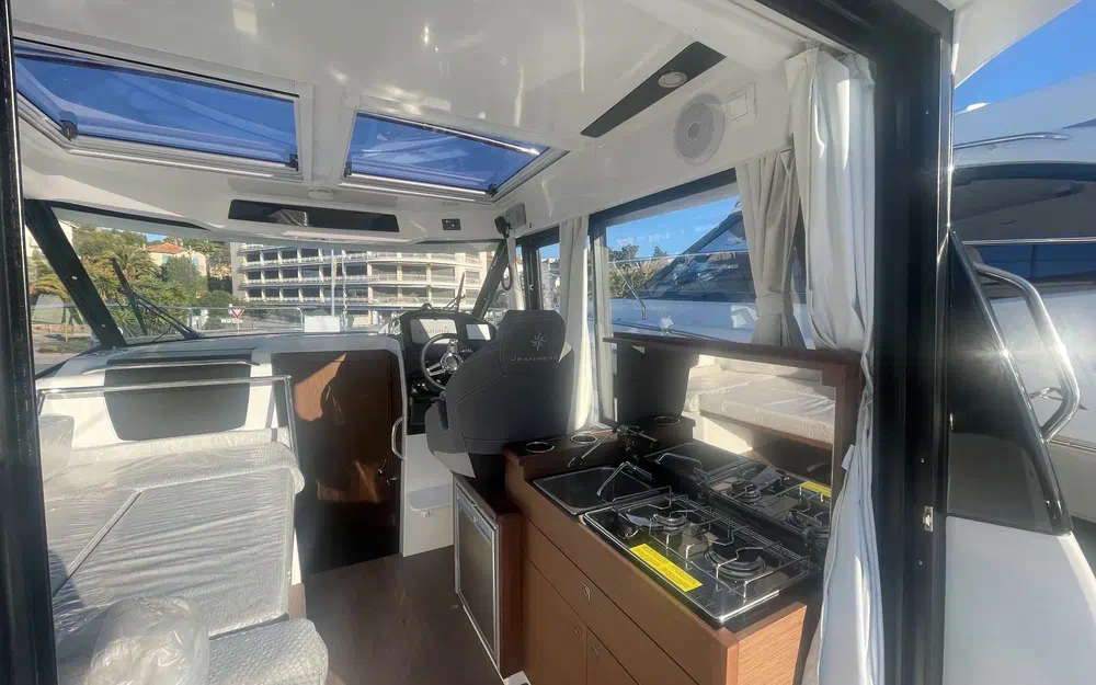 slider 5 Jeanneau Merry Fisher 895