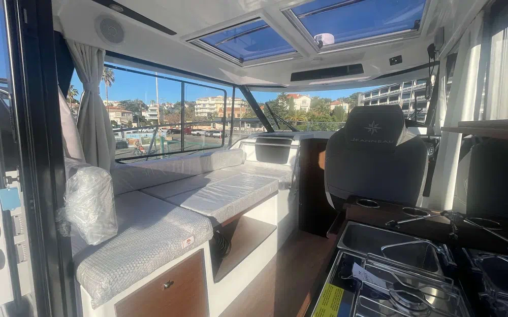 slider 6 Jeanneau Merry Fisher 895