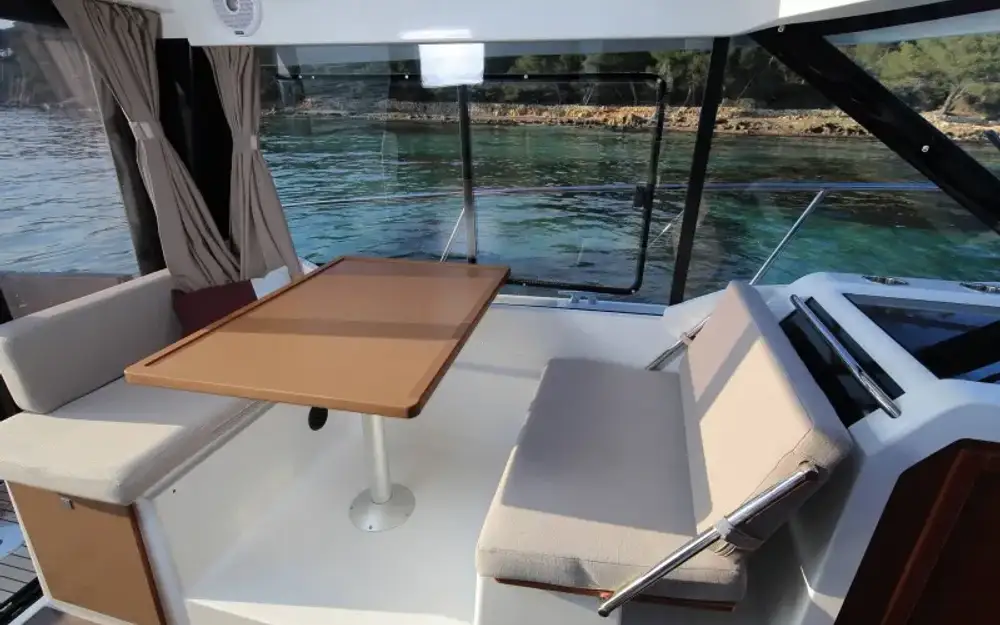 slider 7 Jeanneau Merry Fisher 895 Offshore