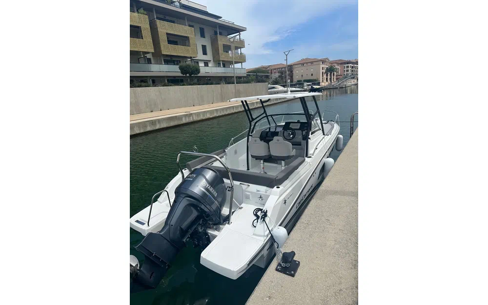 slider 1 Jeanneau Cap Camarat 7.5 WA