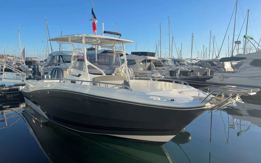 slider 0 Jeanneau Cap Camarat 7.5 CC