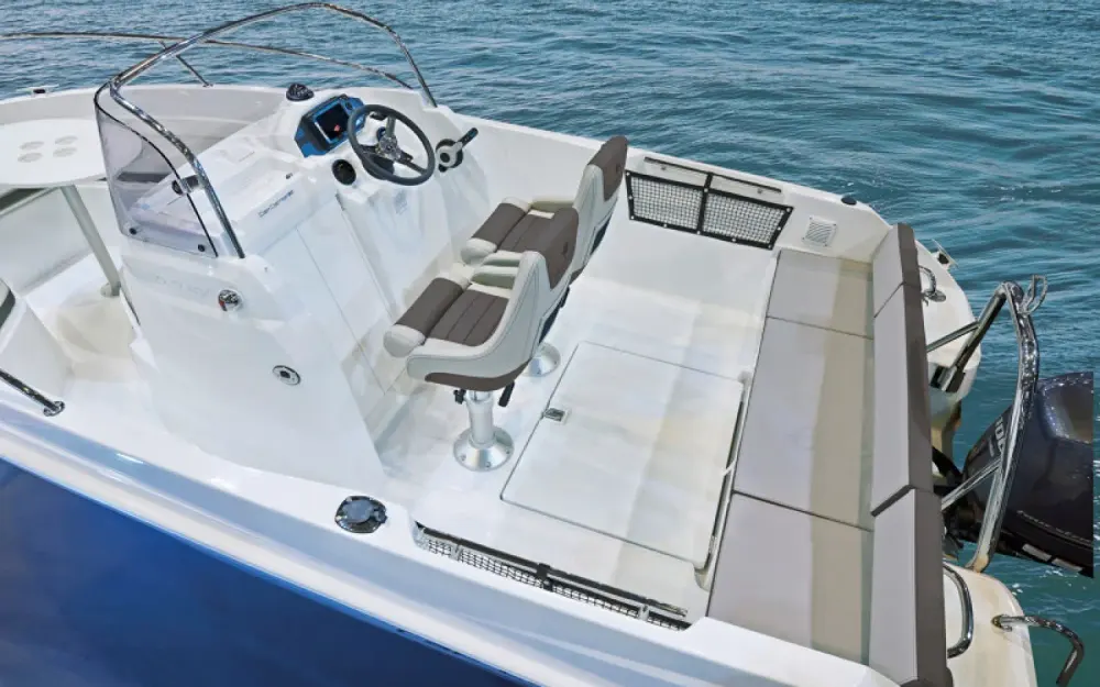 slider 1 Jeanneau Cap Camarat 5.5 CC - null