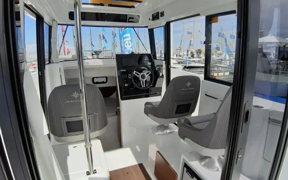 slider 4 Jeanneau Merry Fisher 795