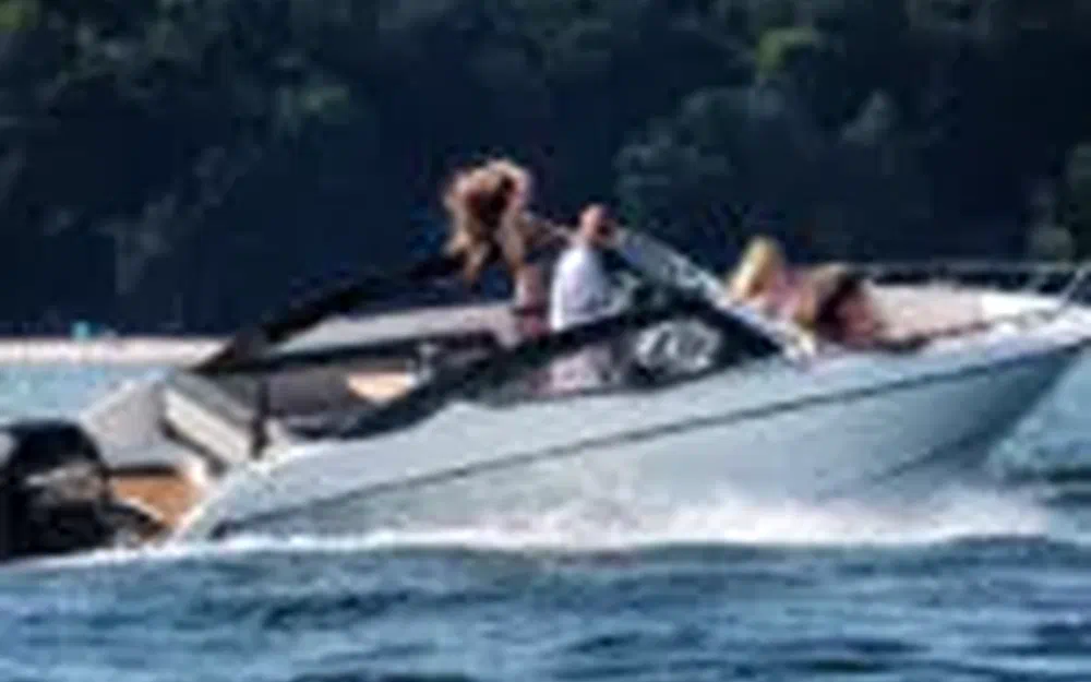 slider 3 Parker 630 Bow Rider