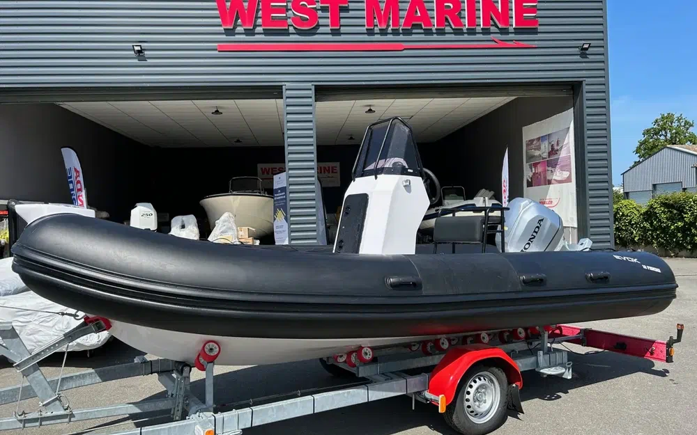 Evok MarineEvok 18 Fishing