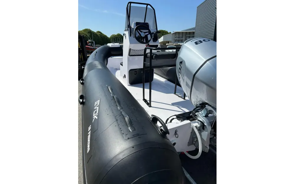 slider 2 Evok Marine Evok 18 Fishing