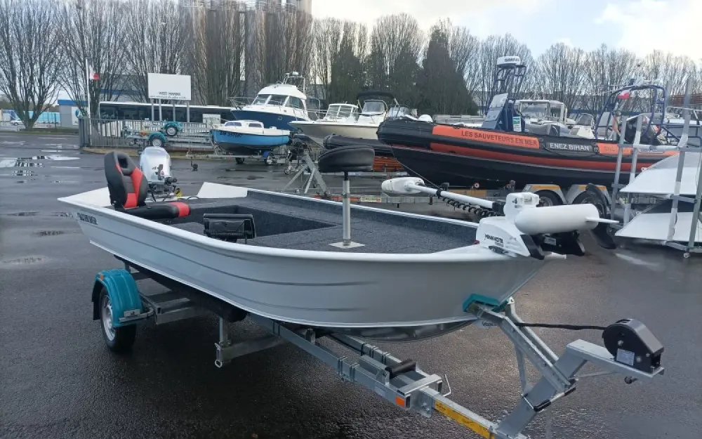 slider 2 Smartliner  450 Bass Boat