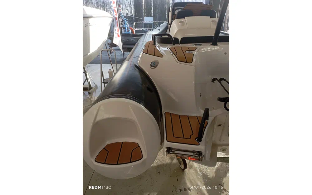 slider 4 Grand Golden Line 680