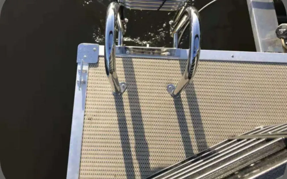 slider 4 Smartliner Pontoon 18