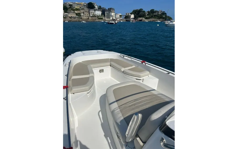 slider 7 Boston Whaler  270 Dauntless