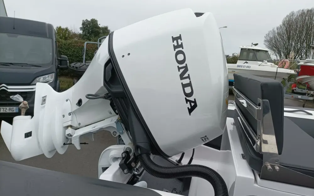 slider 8 Evok Marine Evok 21 Fishing