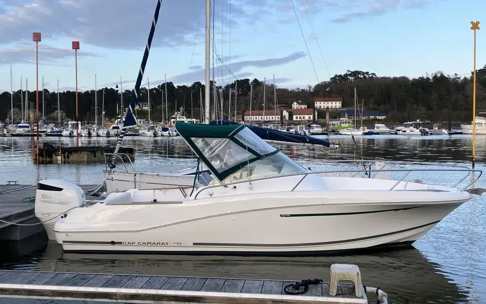 slider 1 Jeanneau Cap Camarat 755