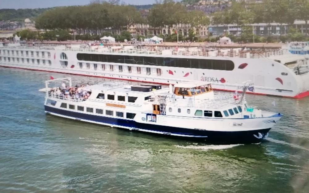 slider 0 Bateau Passagers 150 Pax Restaurant 2 Niveaux