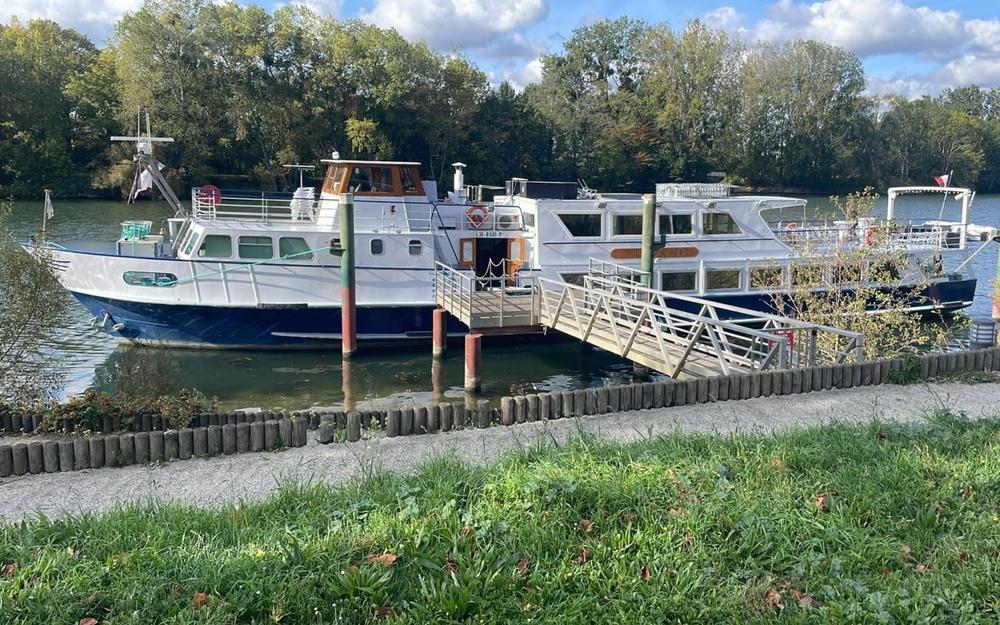 slider 9 Bateau Passagers 150 Pax Restaurant 2 Niveaux