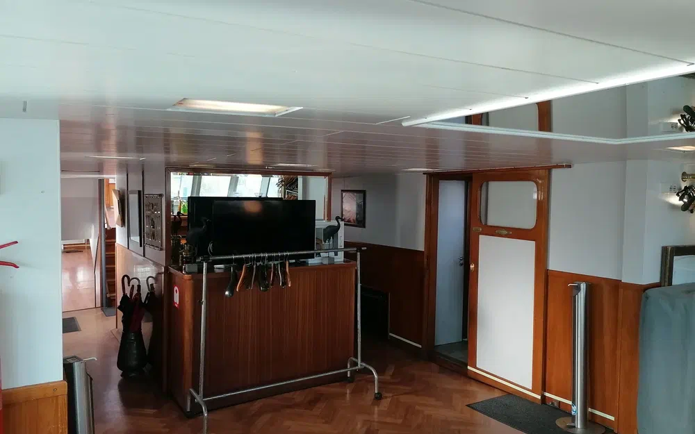 slider 10 Bateau Passagers 150 Pax Restaurant 2 Niveaux