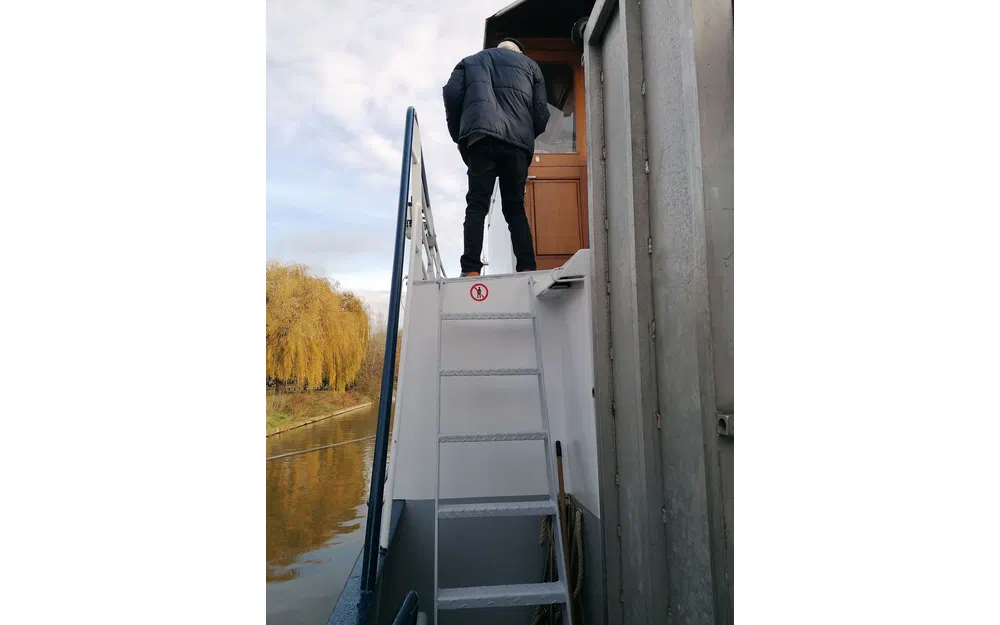 slider 11 Bateau Passagers 150 Pax Restaurant 2 Niveaux