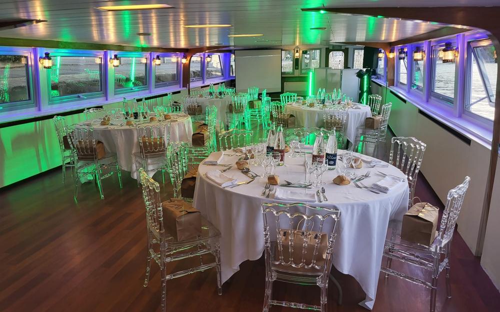 slider 6 Bateau Passagers 150 Pax Restaurant 2 Niveaux