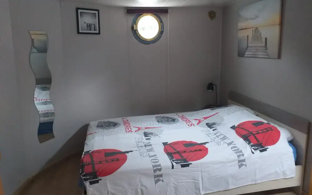 slider 10 Bateau Logement Mi Amenagee 2ch