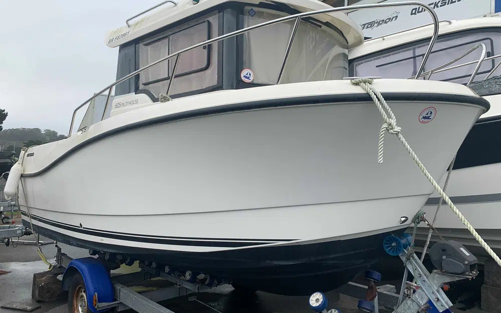 QuicksilverCaptur 605 Pilothouse