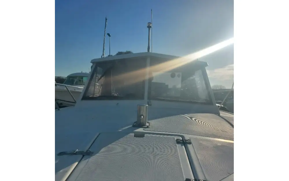 slider 4 Guymarine  560