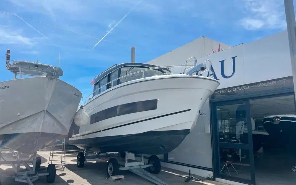 slider 0 Jeanneau Merry Fisher 895