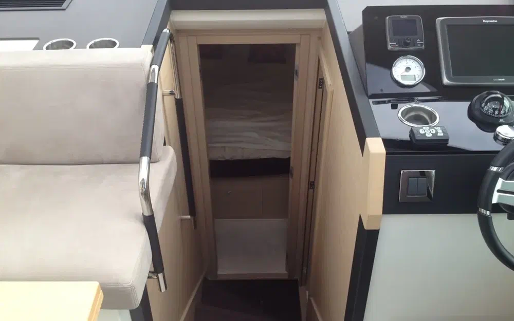 slider 11 Jeanneau Prestige 420 Fly