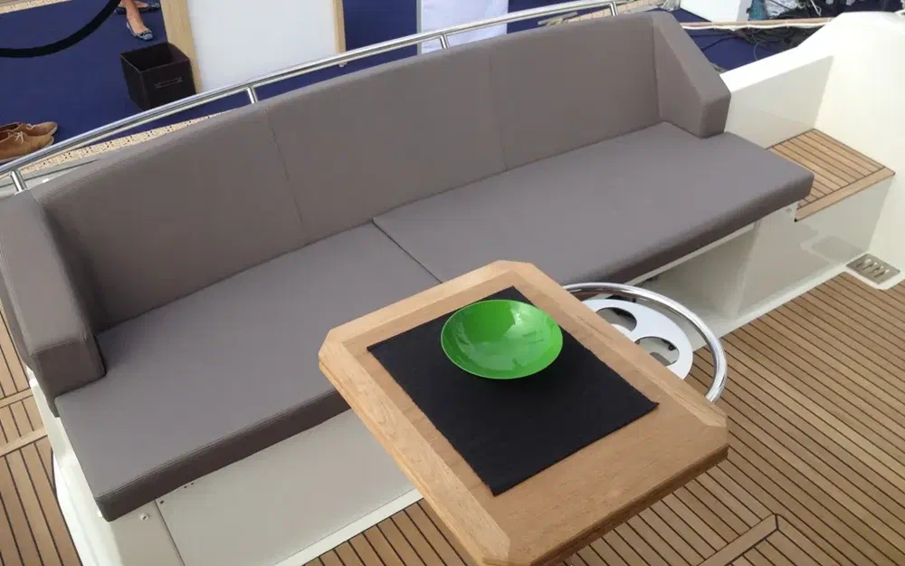 slider 16 Jeanneau Prestige 420 Fly