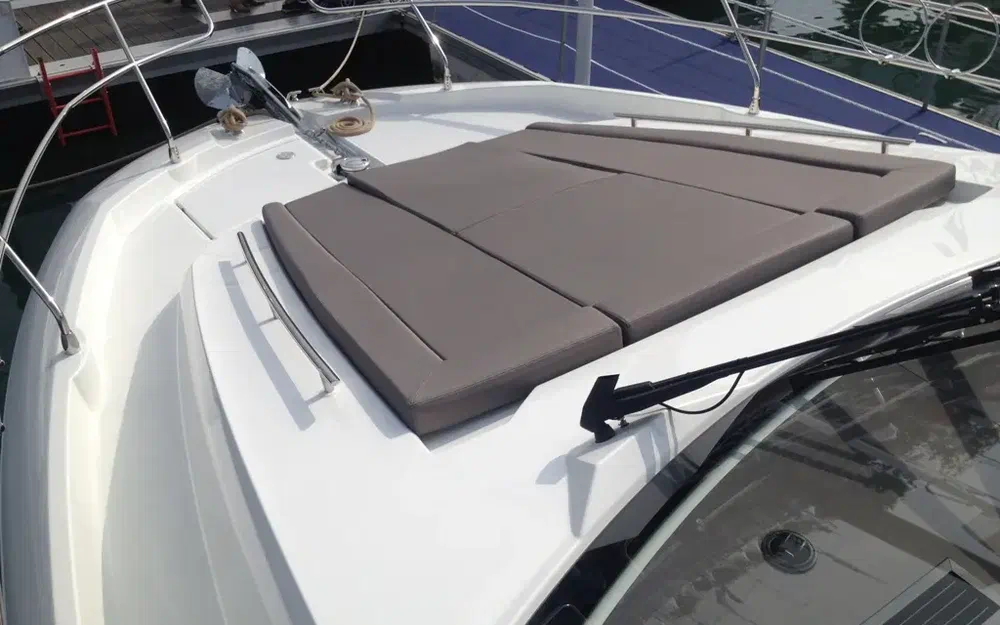 slider 17 Jeanneau Prestige 420 Fly