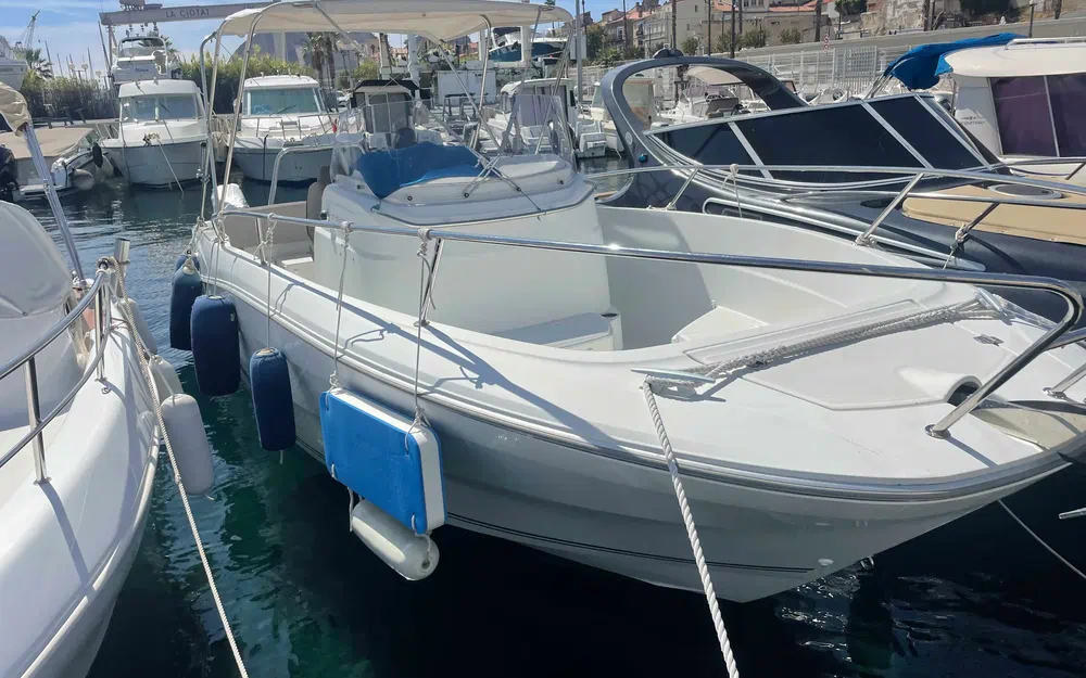 slider 0 Jeanneau Cap Camarat 7.5 CC