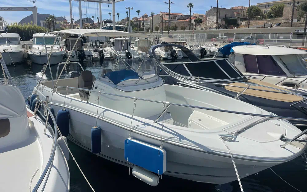 slider 17 Jeanneau Cap Camarat 7.5 CC