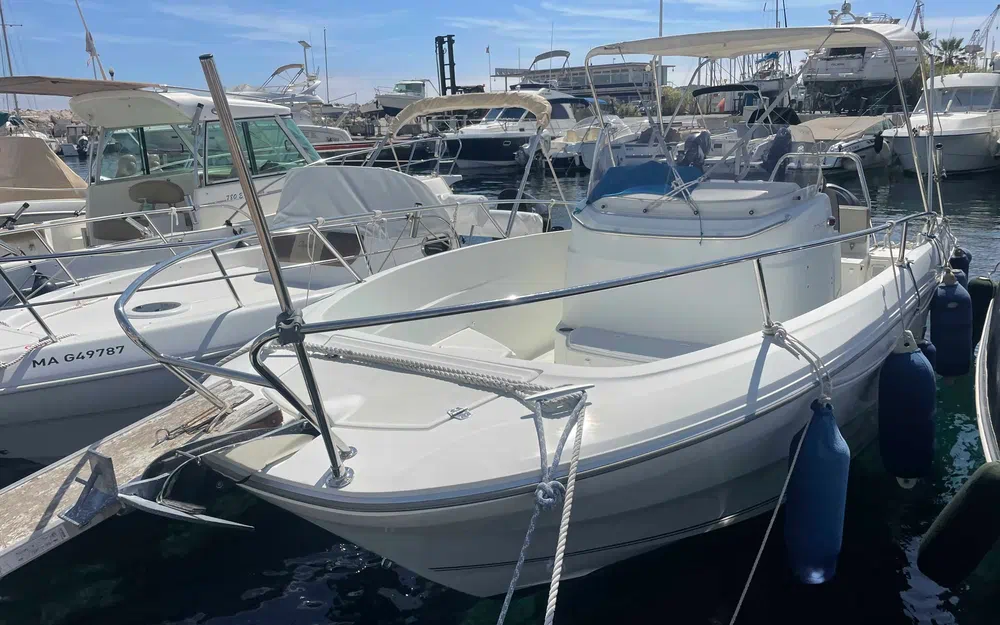 slider 19 Jeanneau Cap Camarat 7.5 CC