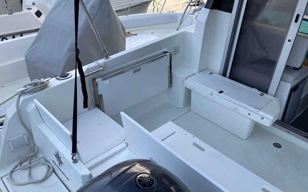 slider 4 Jeanneau Merry Fisher 795