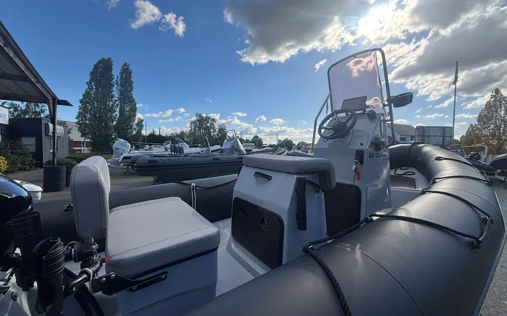 slider 13 Bombard Explorer 550