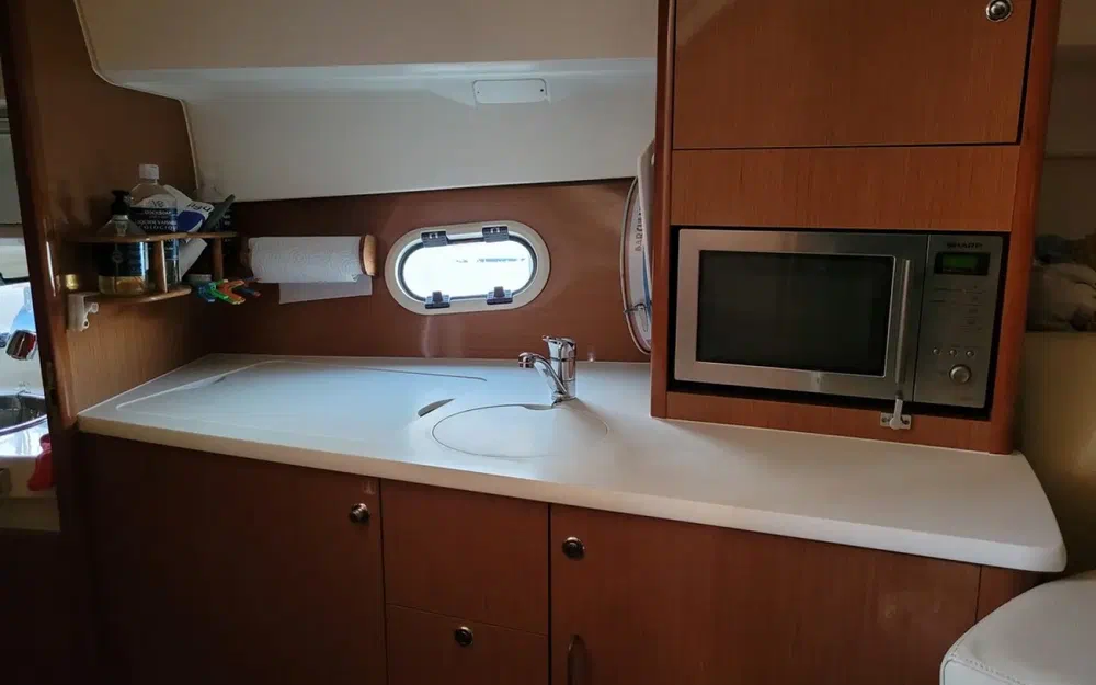 slider 6 Jeanneau Prestige 30