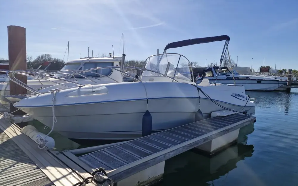 QuicksilverQuicksilver 720 Commander
