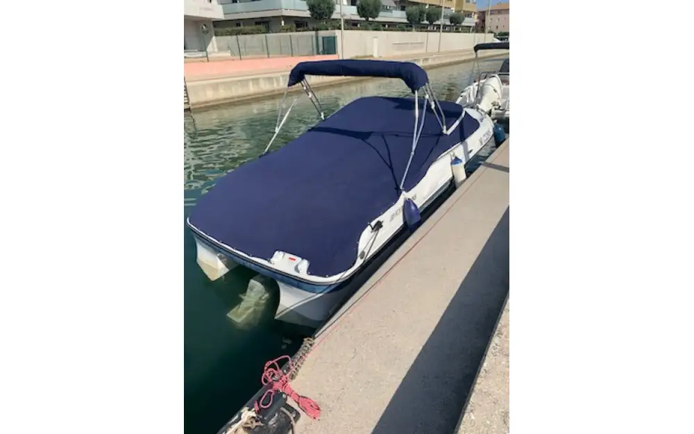 slider 12 Four Winns Sundowner 235