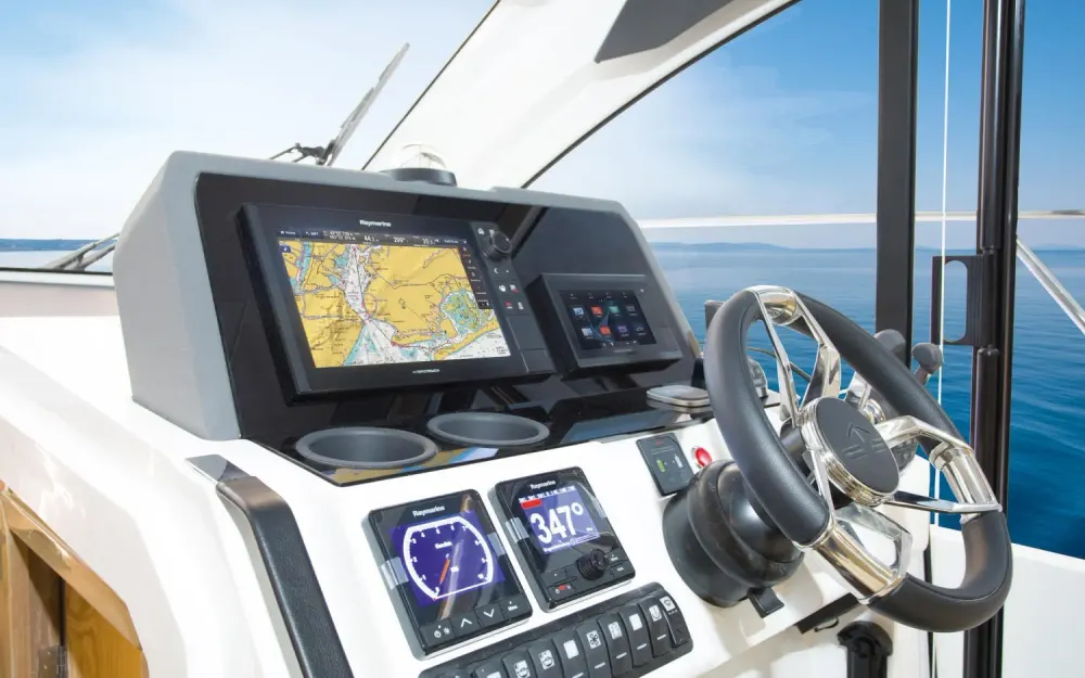 slider 2 Sealine  C390 - null