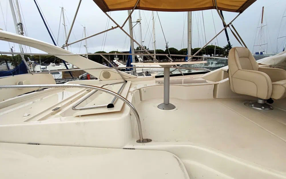 slider 4 Jeanneau Prestige 42 Fly