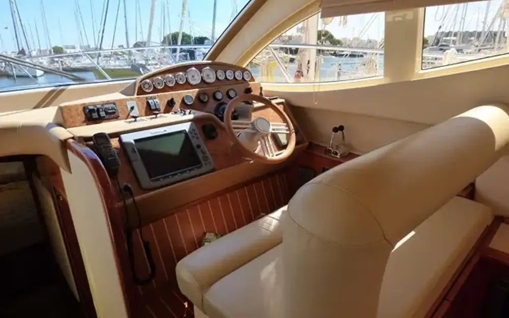 slider 12 Majesty Yachts Majesty 50
