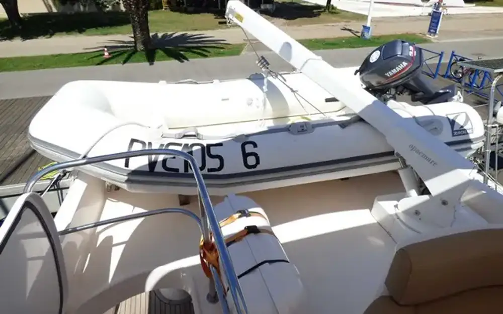 slider 5 Majesty Yachts Majesty 50