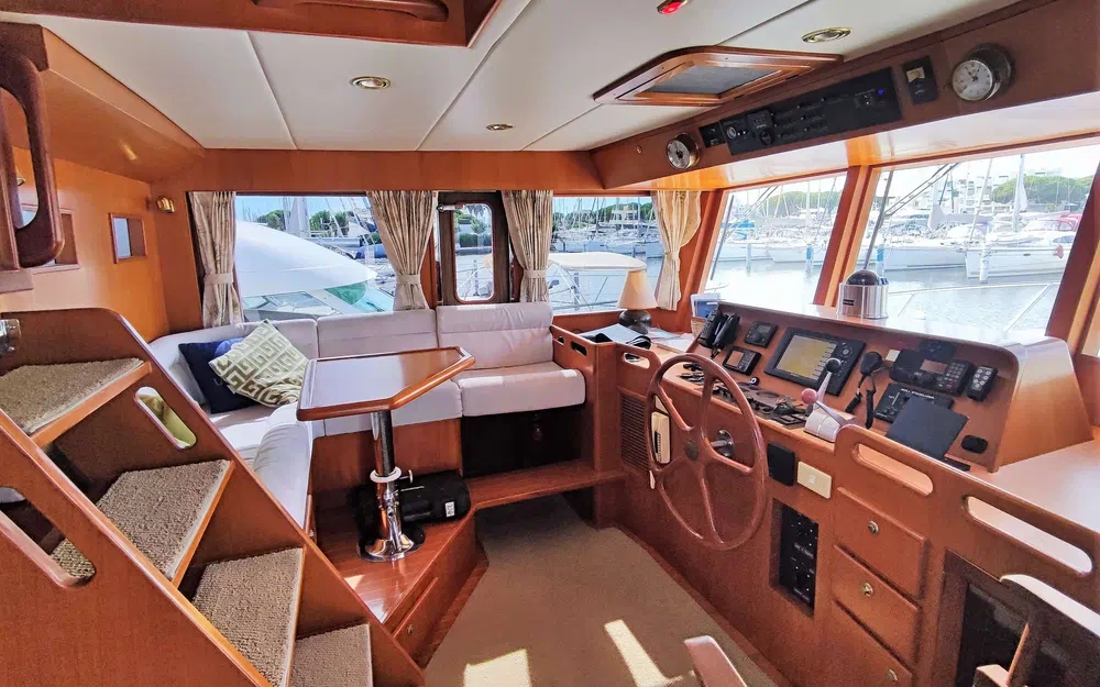 slider 14 Edership Symbol 45 Pilothouse