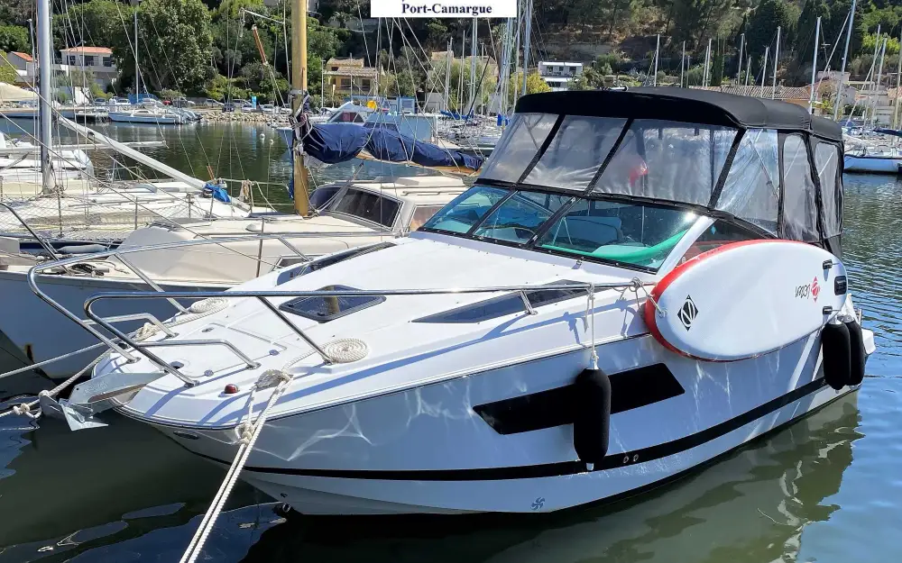 Four WinnsVista 255