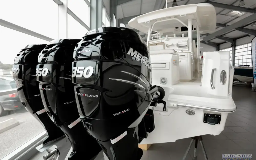 slider 3 Boston Whaler  380 Outrage