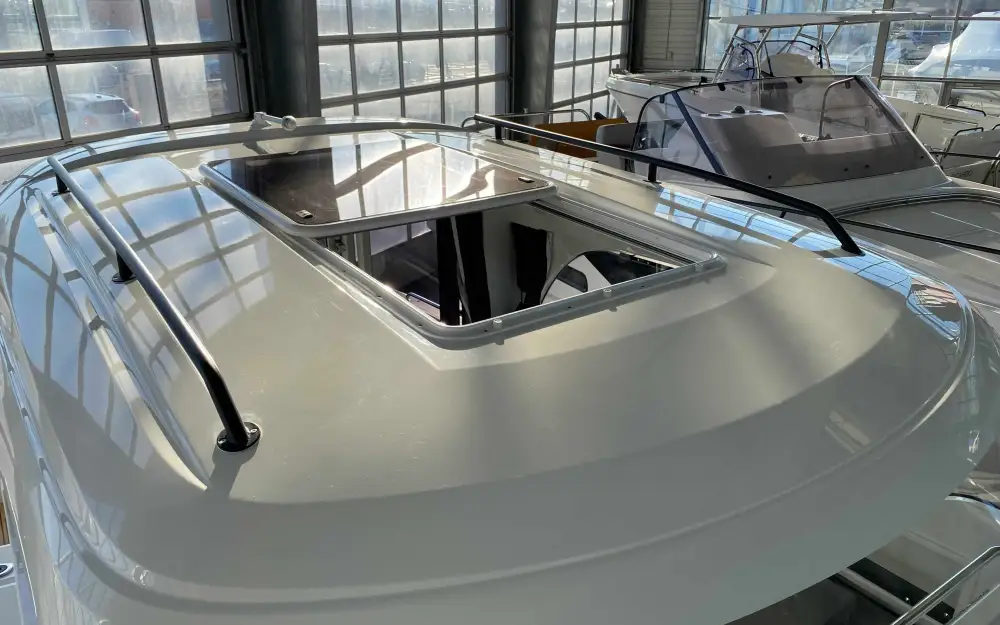 slider 17 Beneteau Antares 8 OB V2