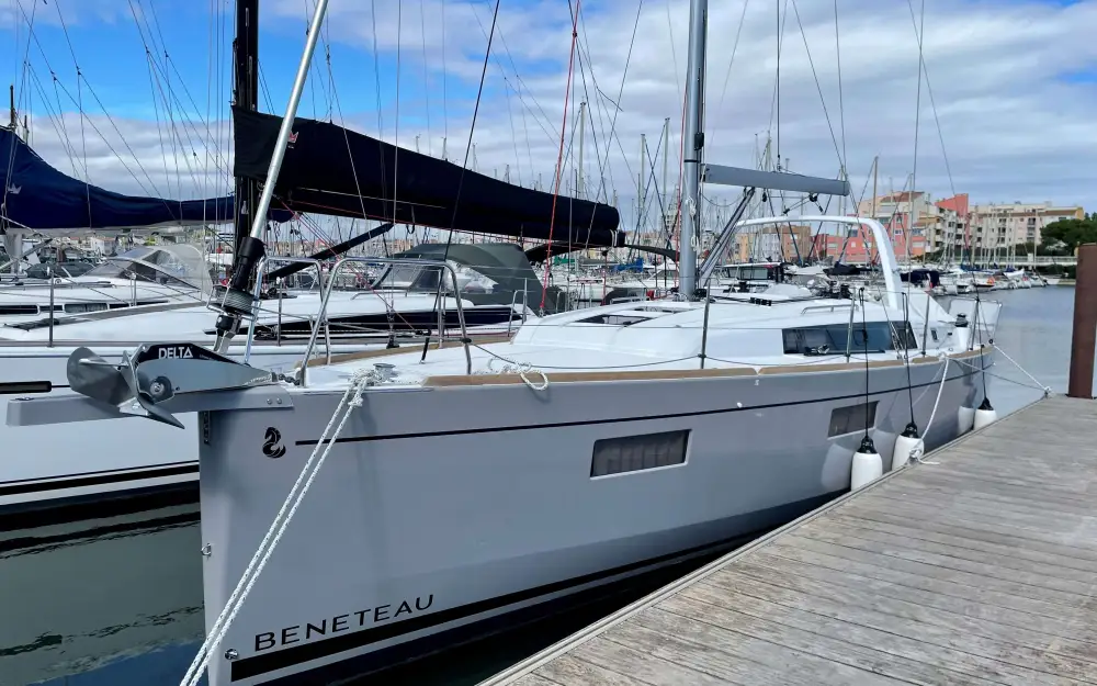 slider 4 Beneteau Oceanis 38.1