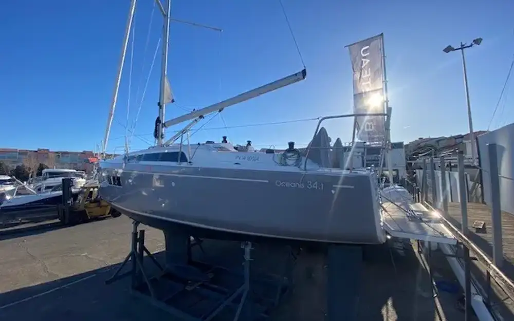 slider 1 Beneteau Oceanis 34.1