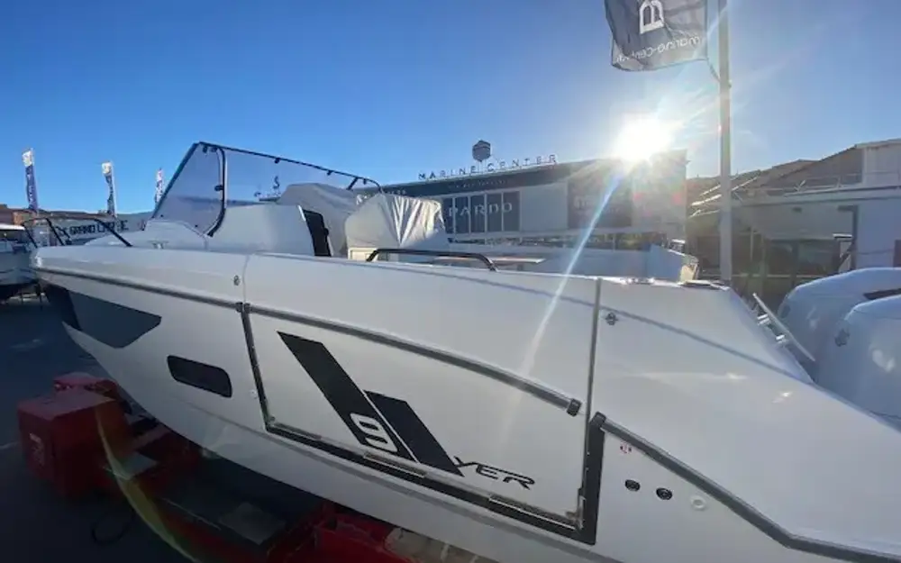 slider 5 Beneteau Flyer 9 Sundeck