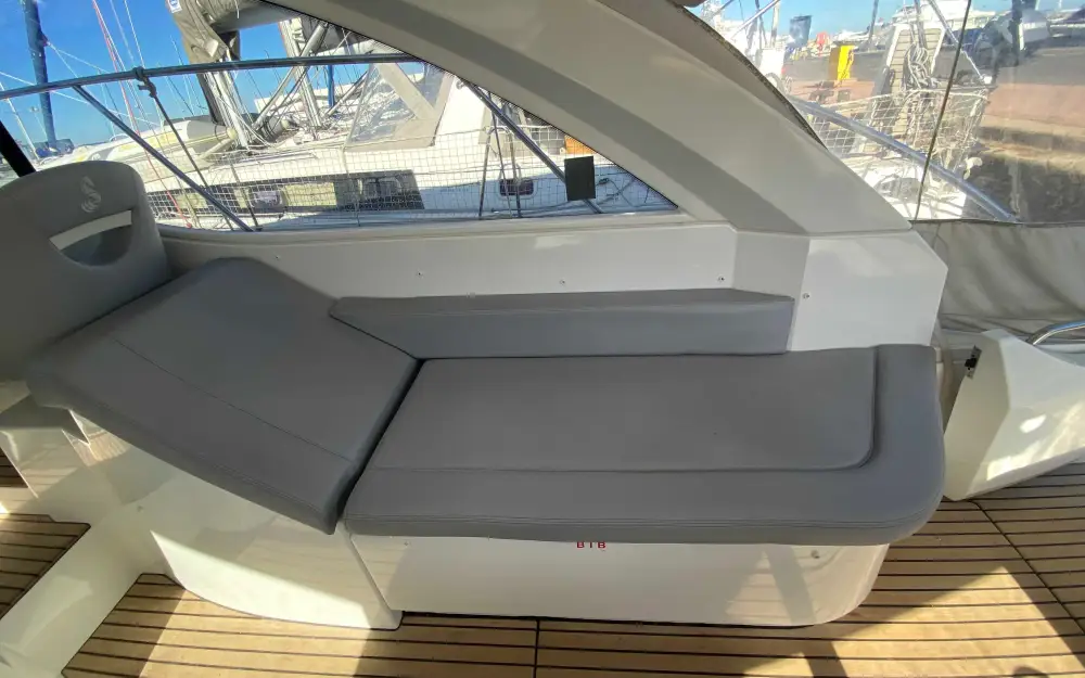 slider 3 Beneteau Gran Turismo 38