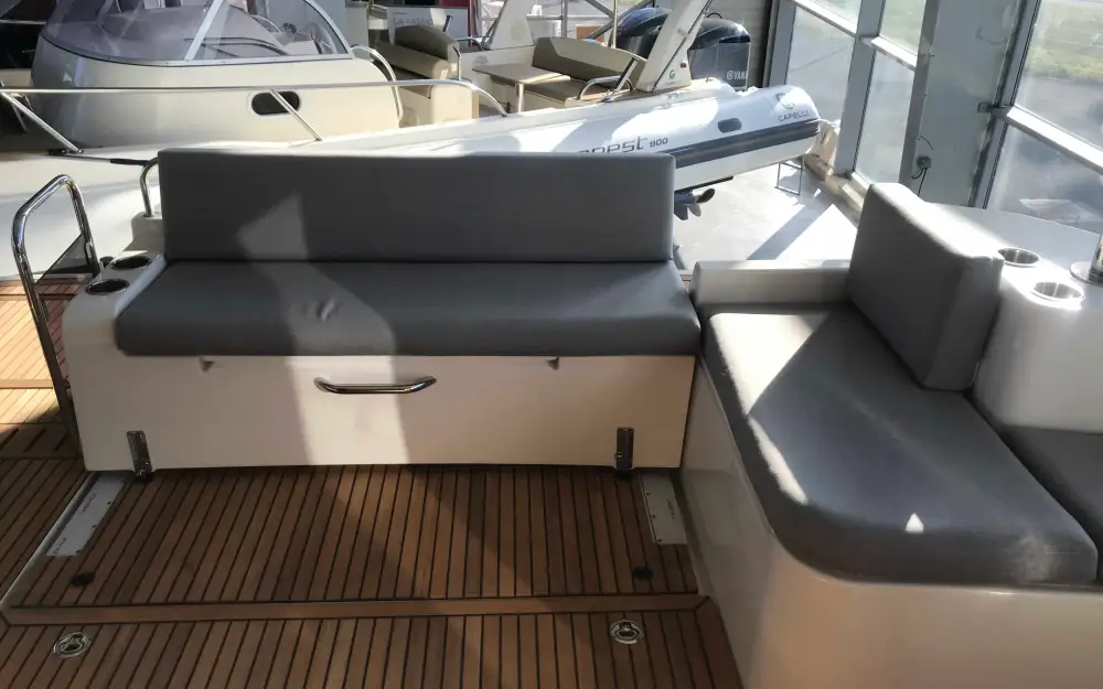 slider 5 Beneteau Swift Trawler 41 Fly